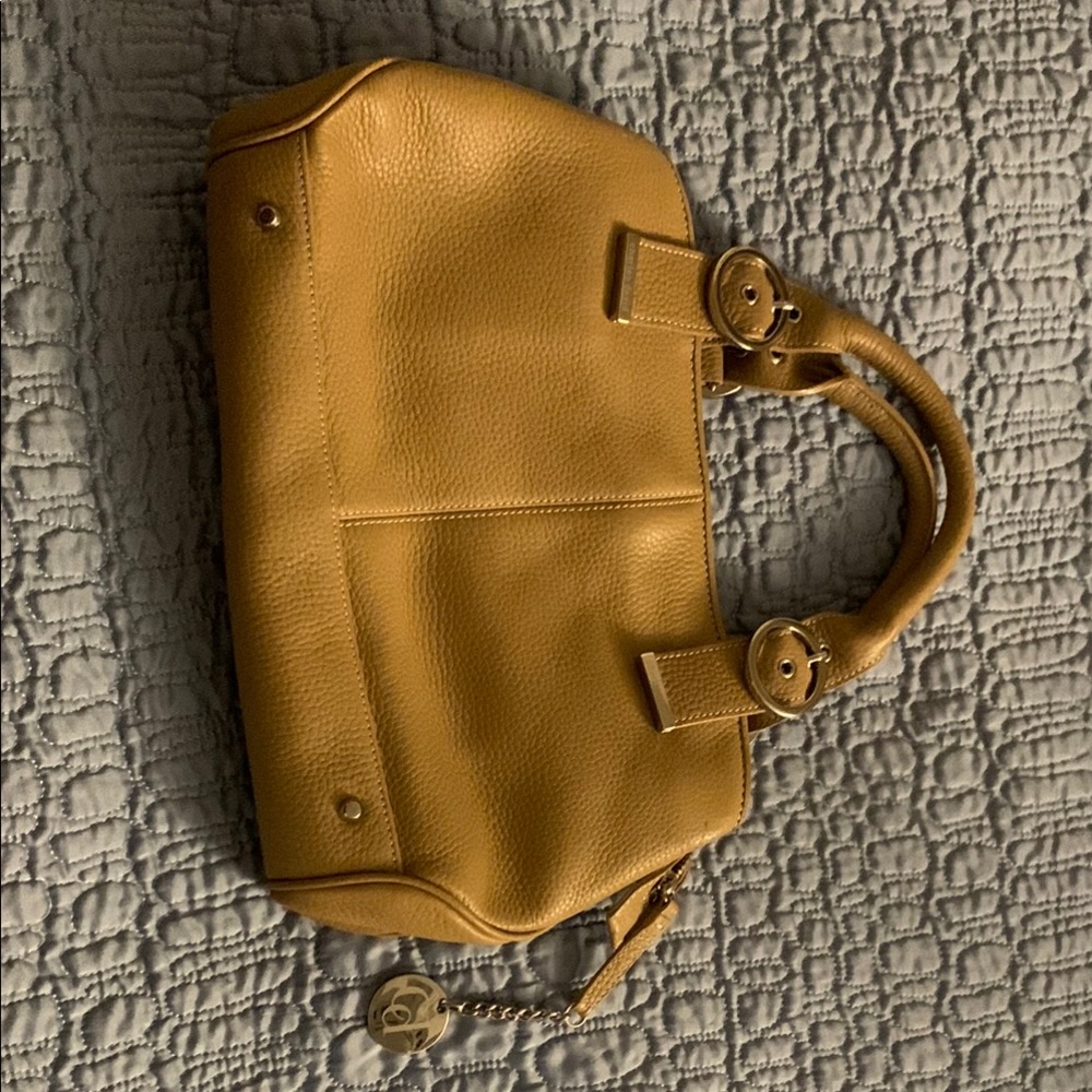 Charles David leather handbag in Carmel color and excellent and super clean
